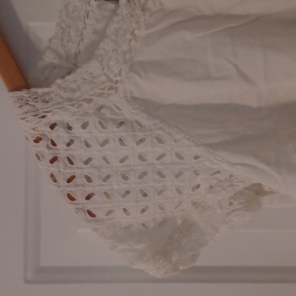 JCP womens white blouse lace on sleeves and bottom size L 100% cotton - Picture 2 of 6